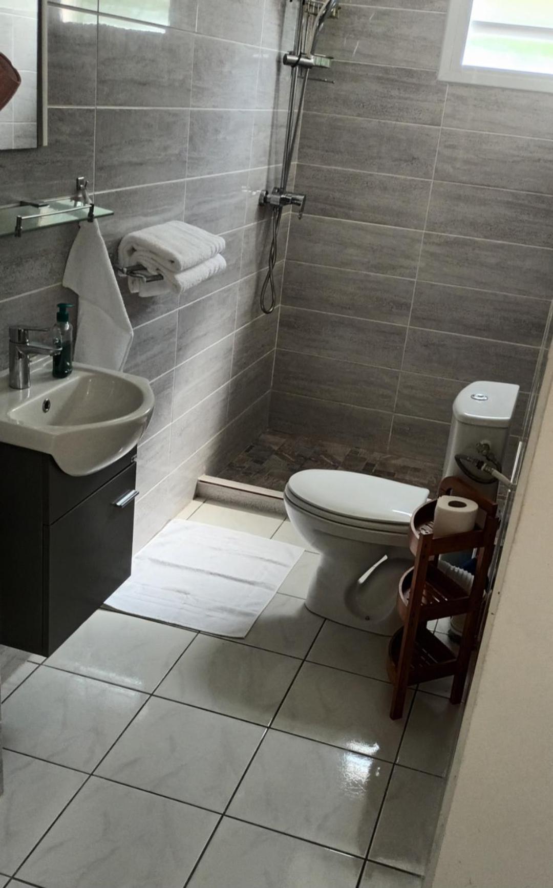 Chambre Climatisee Bouillante Luaran gambar